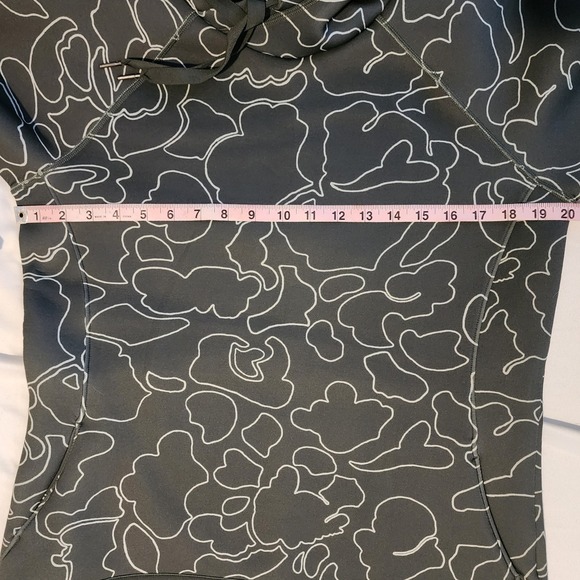 Columbia Omni Wick Hoodie Women's Gray Camo Thumb Hole Pullover Top - Picture 6 of 6